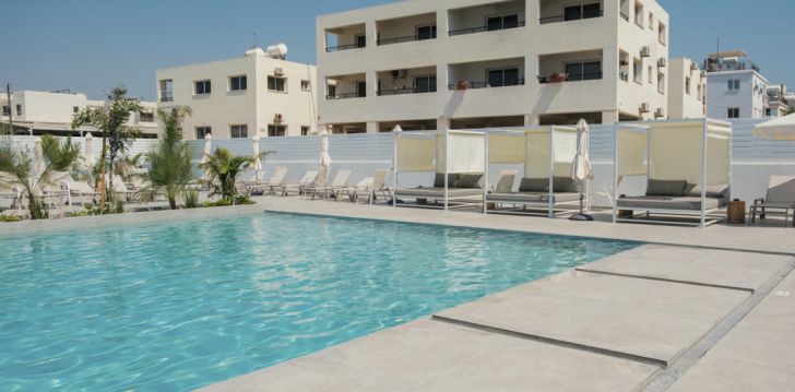 Planuoji kelionę į Kipras? apsistokite 4 viešbutyje ABACUS SUITES.