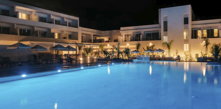 Viešbutis ABACUS SUITES įsikūręs Kipras.