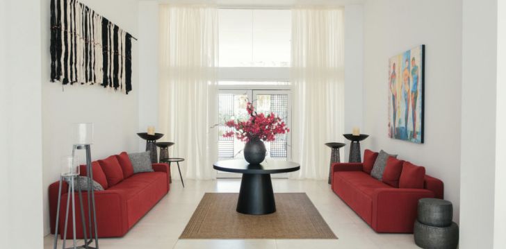 Planuoji kelionę į Kipras? apsistokite 4 viešbutyje ABACUS SUITES. 