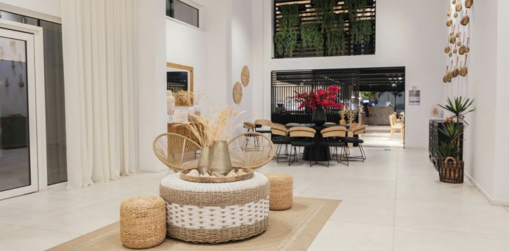 Patogus viešbutis jūsų kelionei – 4* ABACUS SUITES