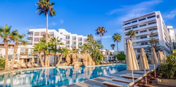 ADAMS BEACH HOTEL - klientų vertinamas, kaip geras kainos ir kokybės santykis. 