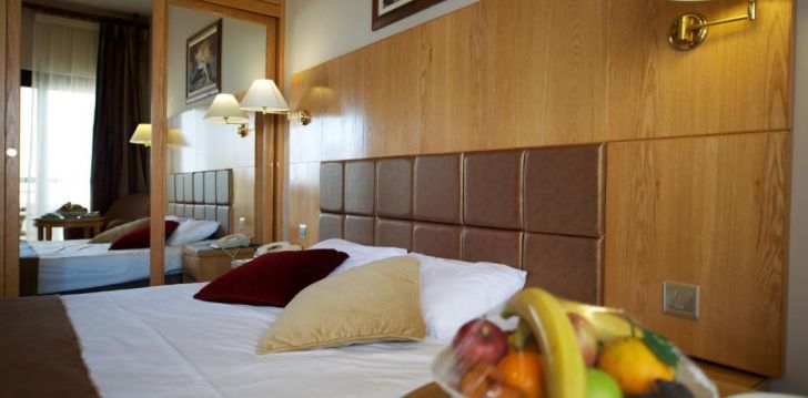 ADAMS BEACH HOTEL - klientų vertinamas, kaip geras kainos ir kokybės santykis.