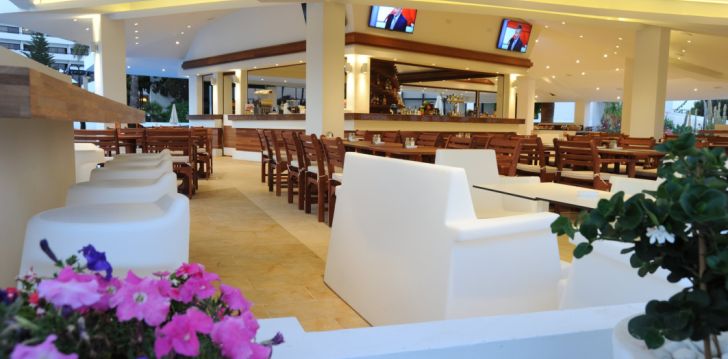 Apgyvendinimas 5* ADAMS BEACH HOTEL