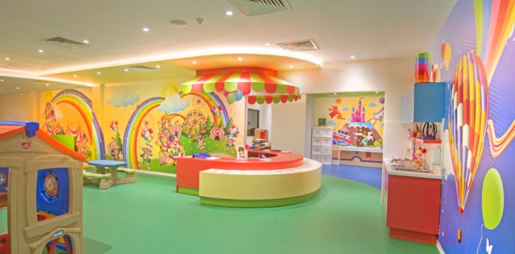 Tavęs laukia poilsis Kipras įsikūrusiame ADAMS BEACH HOTEL