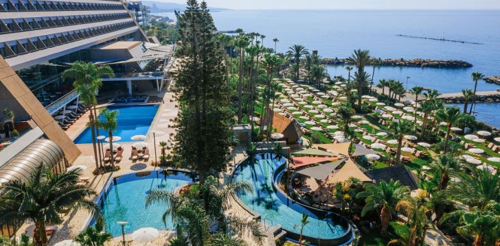 Apsistokite AMATHUS BEACH HOTEL viešbutyje už gerą kainą. 
