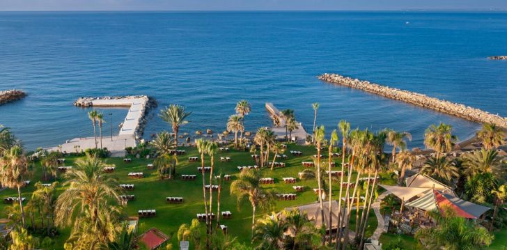Apsistokite AMATHUS BEACH HOTEL viešbutyje už gerą kainą.