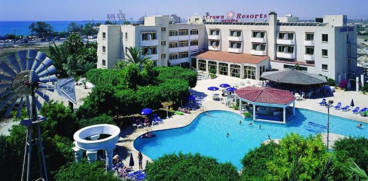 Apsistokite CROWN RESORT HENIPA viešbutyje už gerą kainą. 