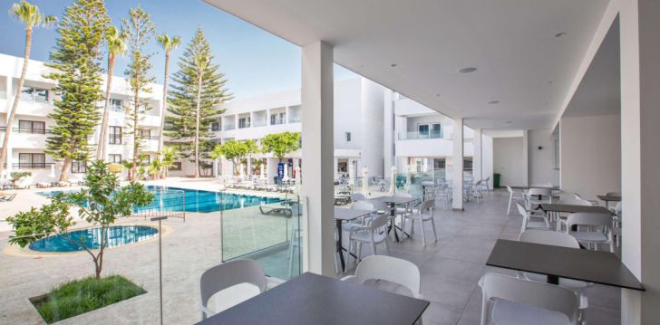 Viešbutis ANTHEA HOTEL APARTMENTS įsikūręs Kipras.