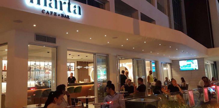 Viešbutis ANTHEA HOTEL APARTMENTS įsikūręs Kipras. 