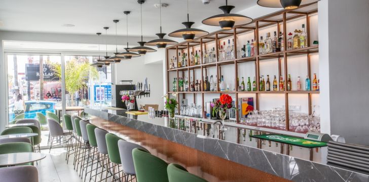 Patogus viešbutis jūsų kelionei – 3* ANTHEA HOTEL APARTMENTS