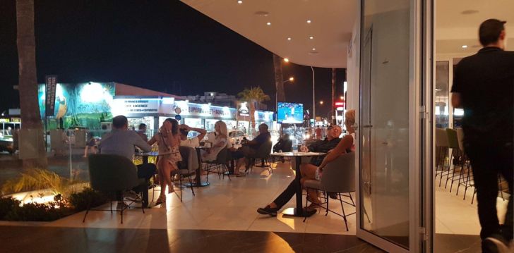 Rinkitės viešbutį ANTHEA HOTEL APARTMENTS kelionei į Kipras