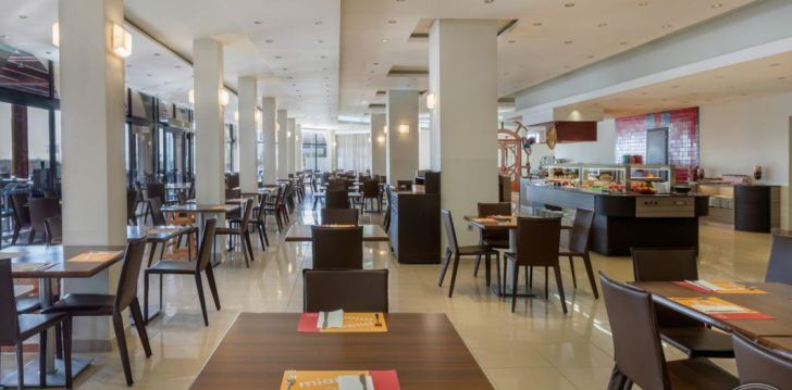 Apsistokite SOL COSMOPOLITAN RHODES BY MELIA viešbutyje už gerą kainą.