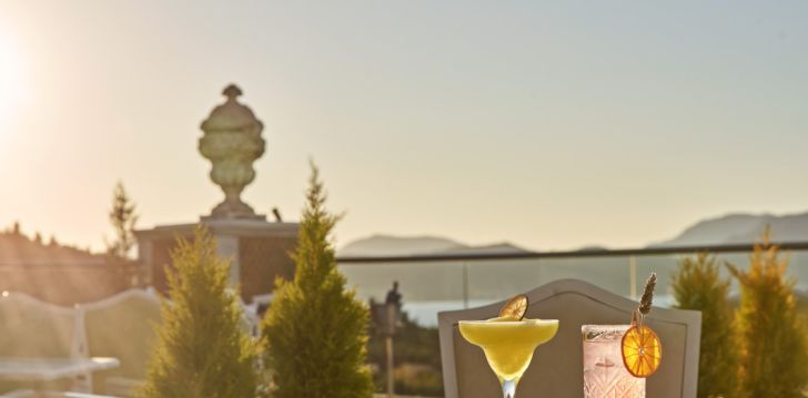 Apsistokite MYTHOS PALACE RESORT viešbutyje už gerą kainą.