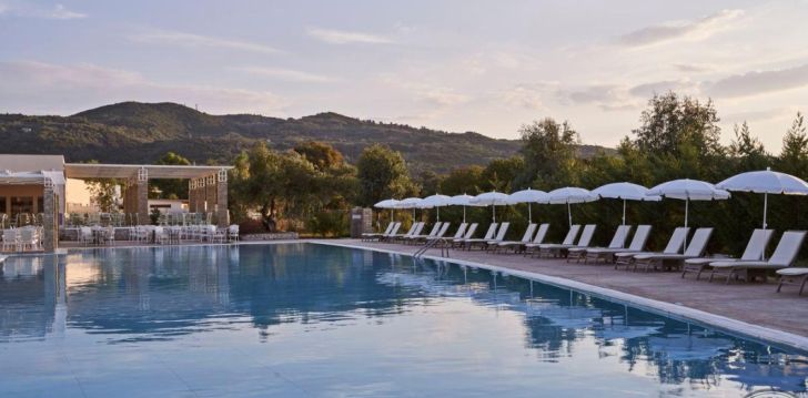 Apsistokite SANDY VILLAS RESORT viešbutyje už gerą kainą.