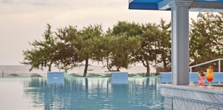 Atostogos Graikija – apsistokite viešbutyje SANDY VILLAS RESORT