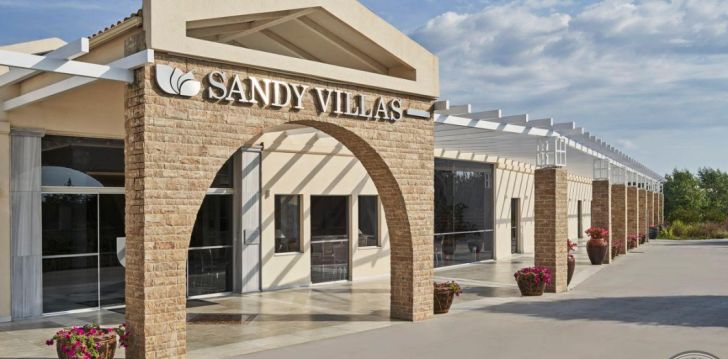 Atostogos Graikija – apsistokite viešbutyje SANDY VILLAS RESORT