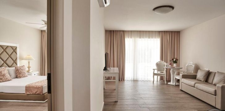 Tavęs laukia poilsis Graikija įsikūrusiame SANDY VILLAS RESORT