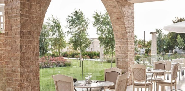 Nepraleisk progos pailsėti už gerą kainą - viešbutyje SANDY VILLAS RESORT