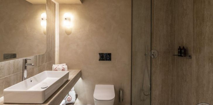 Tavęs laukia poilsis Graikija įsikūrusiame KERKYRA BLUE HOTEL & SPA