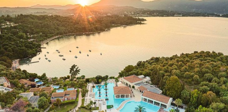 Viešbutis GRECOTEL EVA PALACE AT KOMMENO PENINSULA įsikūręs Graikija.