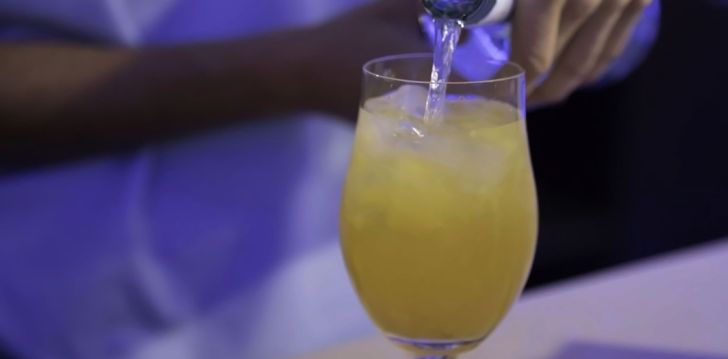 Viešbutis TETYK HOTEL & SUITES įsikūręs Kipras. 