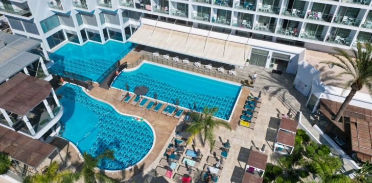 Atostogos Kipras – apsistokite viešbutyje VASSOS NISSI PLAGE HOTEL