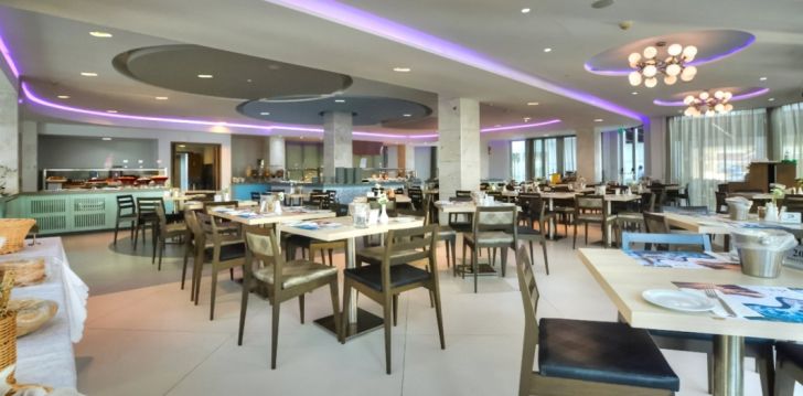 Viešbutis VASSOS NISSI PLAGE HOTEL įsikūręs Kipras.