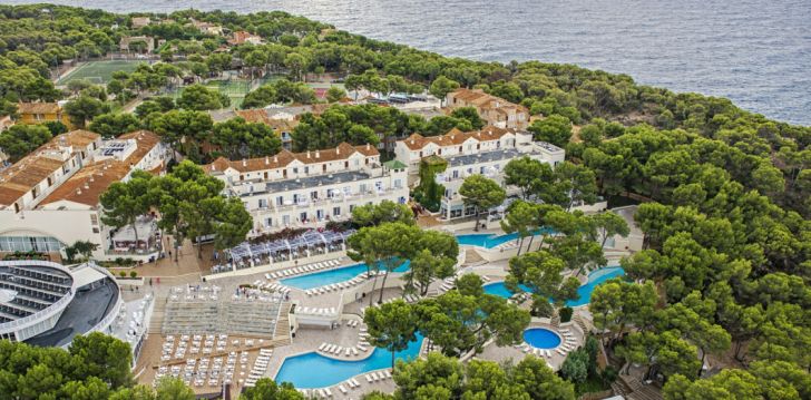 Apsistokite IBEROSTAR WAVES CLUB CALA BARCA viešbutyje už gerą kainą. 