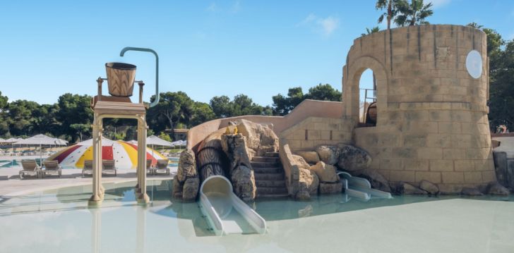 Viešbutis IBEROSTAR WAVES CLUB CALA BARCA įsikūręs Ispanija.