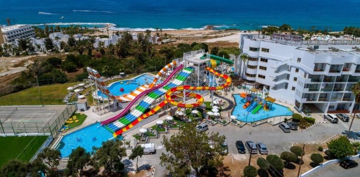 Apsistokite LEONARDO LAURA BEACH & SPLASH RESORT viešbutyje už gerą kainą. 