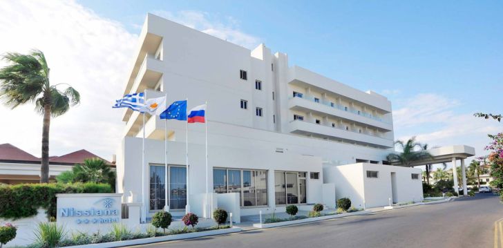 Planuoji kelionę į Kipras? apsistokite 3 viešbutyje NISSIANA HOTEL & BUNGALOWS.