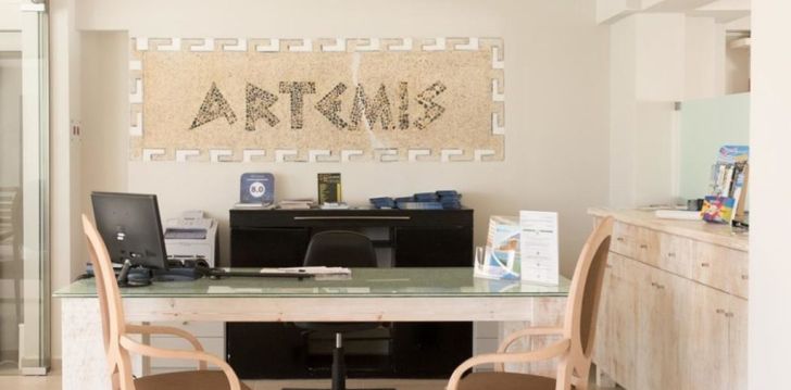 Apsistokite ARTEMIS HOTEL APARTMENTS viešbutyje už gerą kainą.