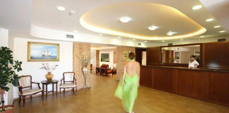 Viešbutis TRITON MALLIA HOTEL įsikūręs Graikija.