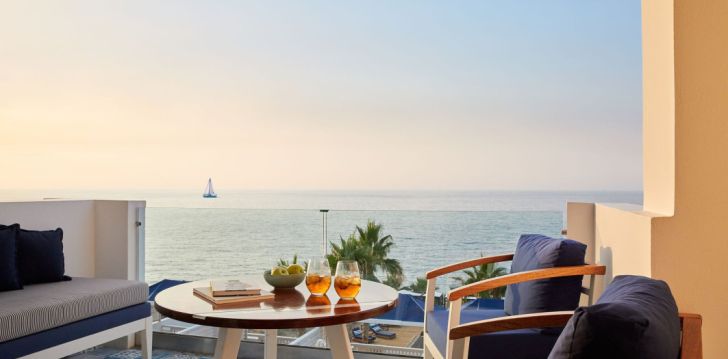 Apsistokite MINOS IMPERIAL LUXURY BEACH RESORT & SPA MILATOS viešbutyje už gerą kainą.