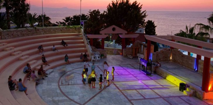 Viešbutis RETHYMNO MARE & WATER PARK įsikūręs Graikija. 
