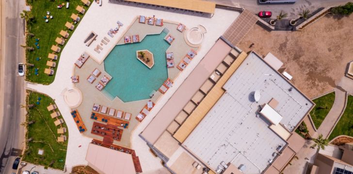 Apsistokite SENSEANA SEA SIDE RESORT & AQUADVENTURE viešbutyje už gerą kainą. 