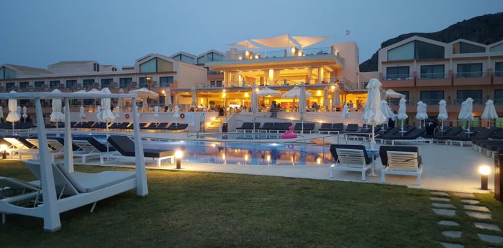 Planuoji kelionę į Graikija? apsistokite 5 viešbutyje KIANI BEACH RESORT.