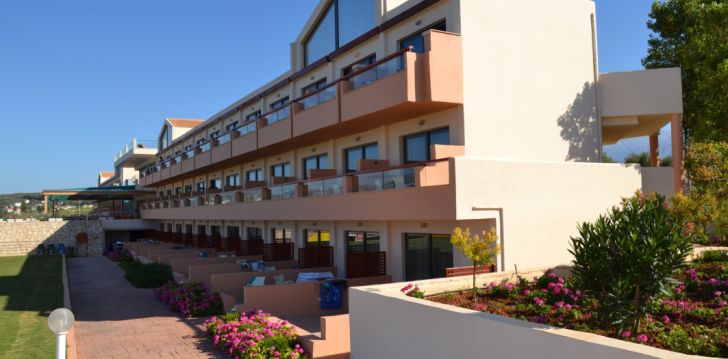 Viešbutis KIANI BEACH RESORT įsikūręs Graikija.