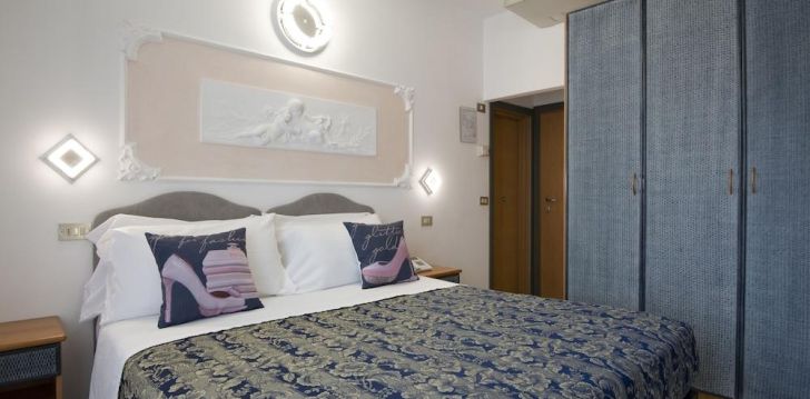 Viešbutis HOTEL ROYAL įsikūręs Italija. 