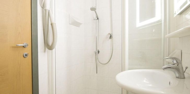 Rinkitės viešbutį HOTEL ROYAL kelionei į Italija