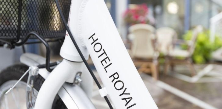 Viešbutis HOTEL ROYAL įsikūręs Italija.