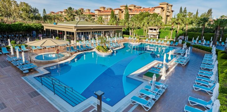 Viešbutis LUNA BLANCA RESORT & SPA įsikūręs Turkija.