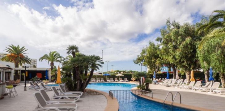 Patogus viešbutis jūsų kelionei – 3* APARTAMENTOS LA SANTA MARIA