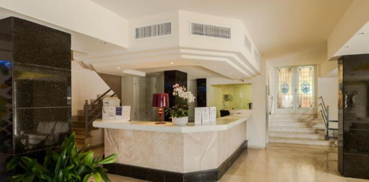 Planuoji kelionę į Ispanija? apsistokite 3 viešbutyje APARTAMENTOS LA SANTA MARIA.