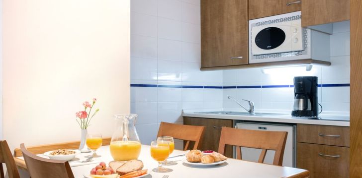Viešbutis HIPOTELS BAHIA GRANDE įsikūręs Ispanija.
