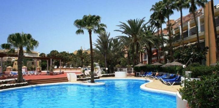 Viešbutis APARTAMENTOS MATORRAL įsikūręs Ispanija. 