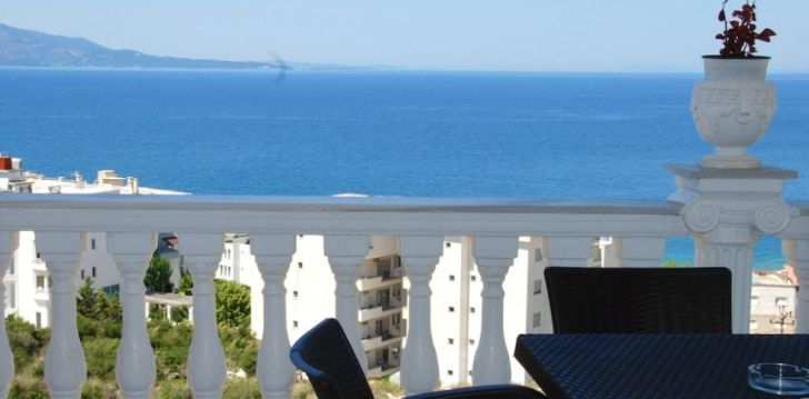 Apsistokite HOTEL KEOS viešbutyje už gerą kainą.