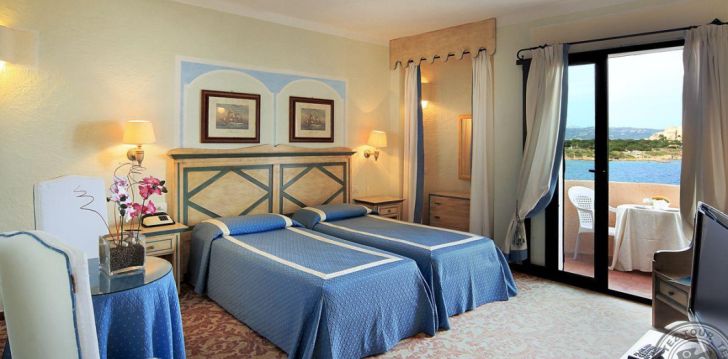 Viešbutis GRAND HOTEL SMERALDO BEACH įsikūręs Italija. 