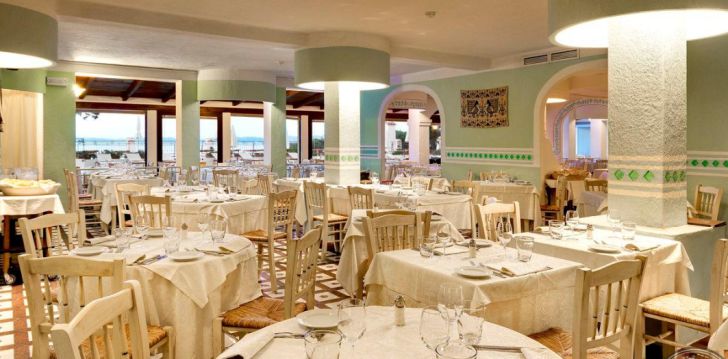 Nepraleisk progos pailsėti už gerą kainą - viešbutyje GRAND HOTEL SMERALDO BEACH