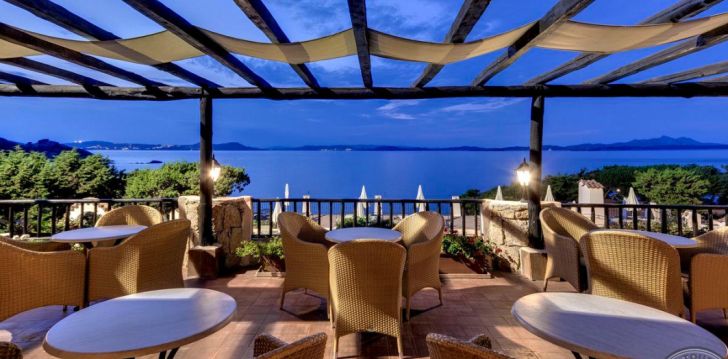 Rinkitės viešbutį GRAND HOTEL SMERALDO BEACH kelionei į Italija